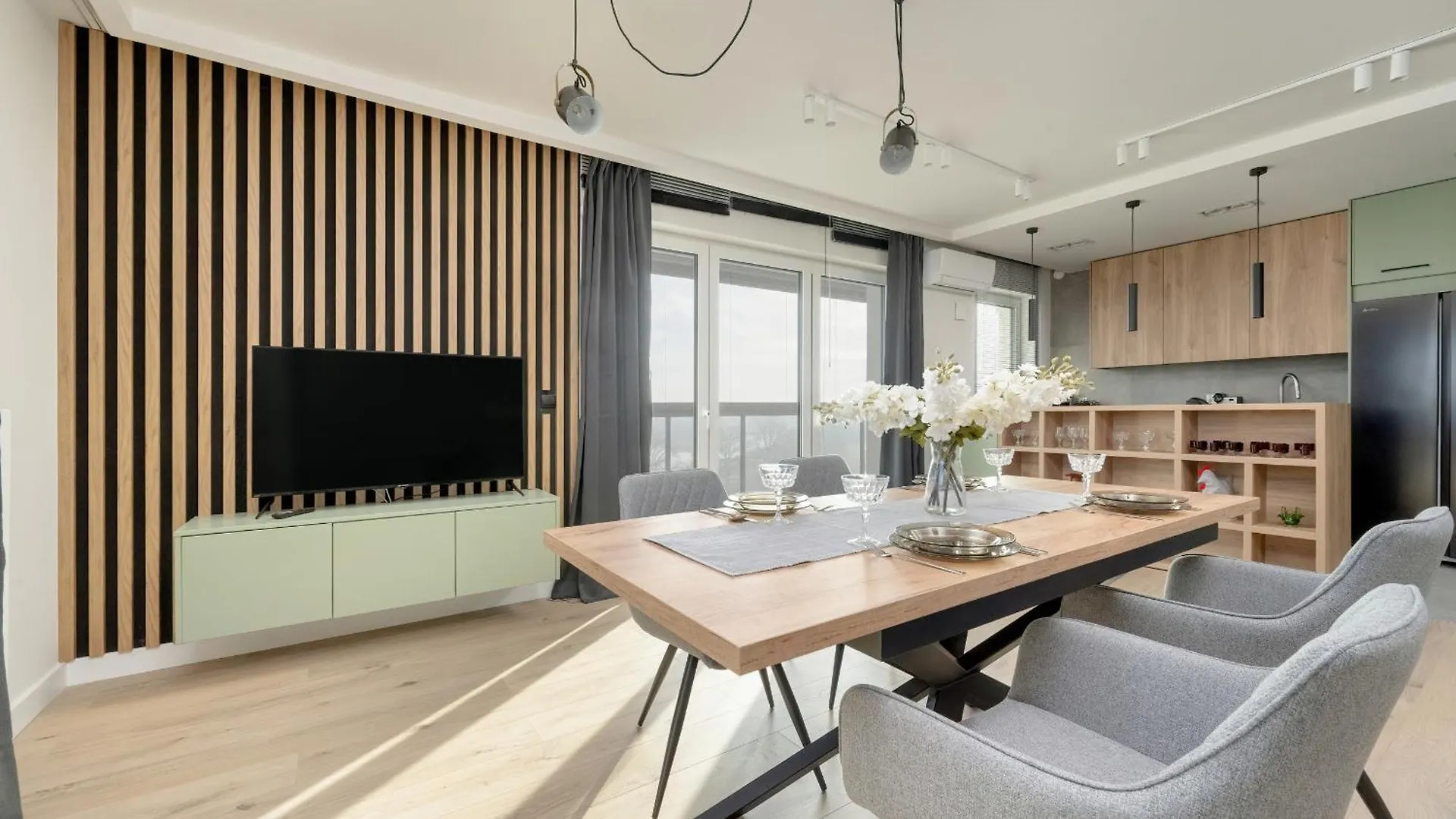Exclusive River View Apartment With Balcony & Free Garage By Renters Prestige Wrocław Polska